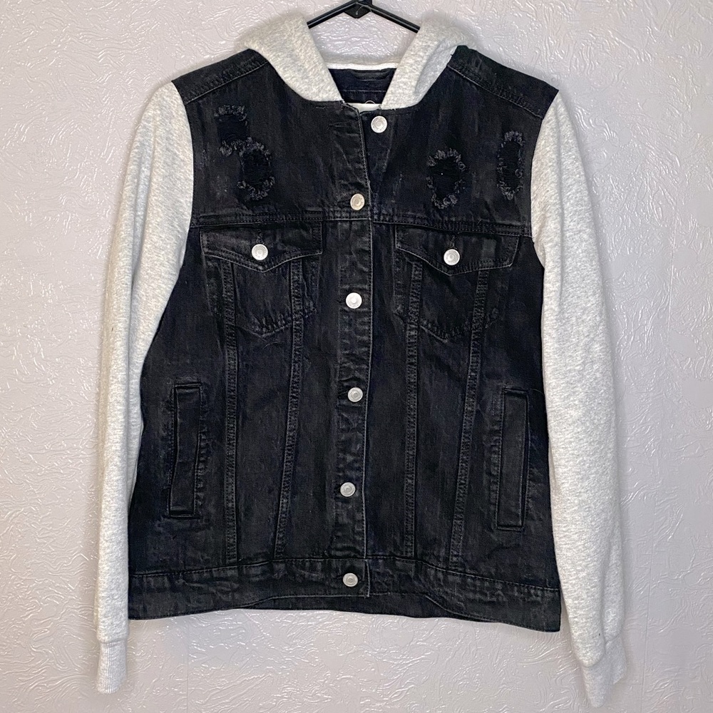Women’s layered denim jacket with pockets